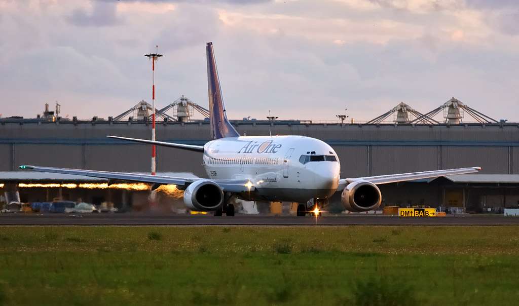 b737airone.jpg