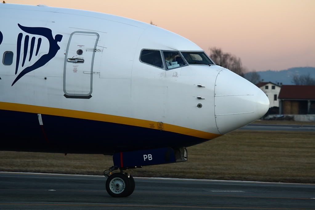 B738Ryanair.jpg