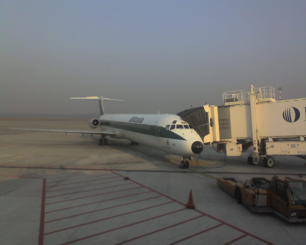 McDonnellDouglasMD-82Alitalia.jpg
