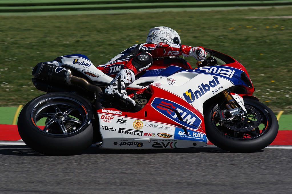 Ducati-1198-Ufficiale-No7-Checa-IV.jpg