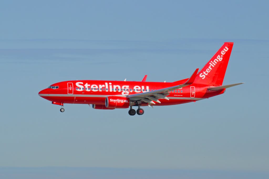 B737-700Sterling.jpg