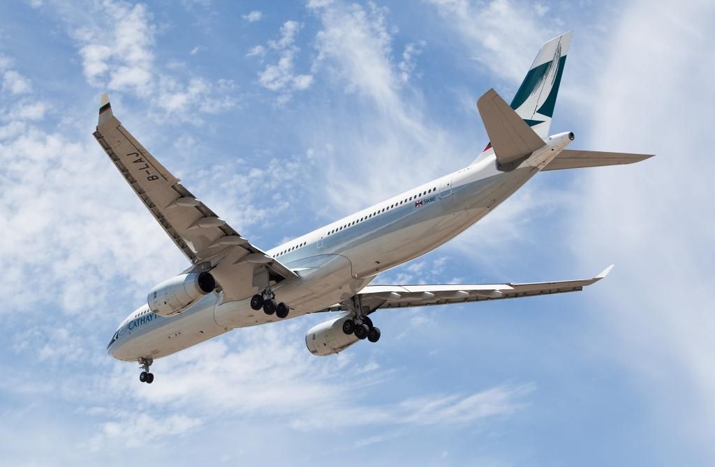 CATHAYPACIFIC330-300B-LAJ2_zps22e8136d.jpg