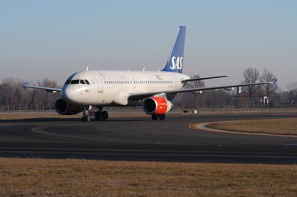 A319SAS2_zpsa86bdcb4.jpg