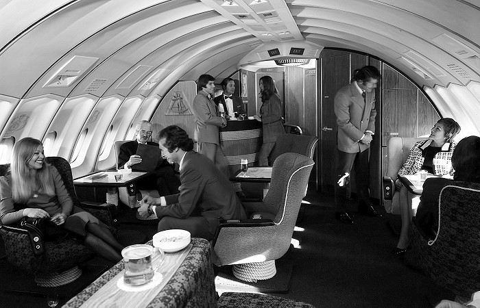 upstairs-747-lounge.jpg