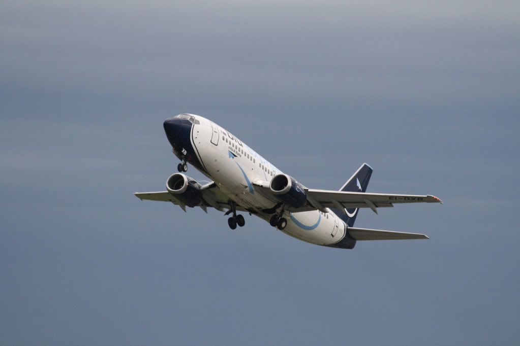 737BluExpresscopy.jpg