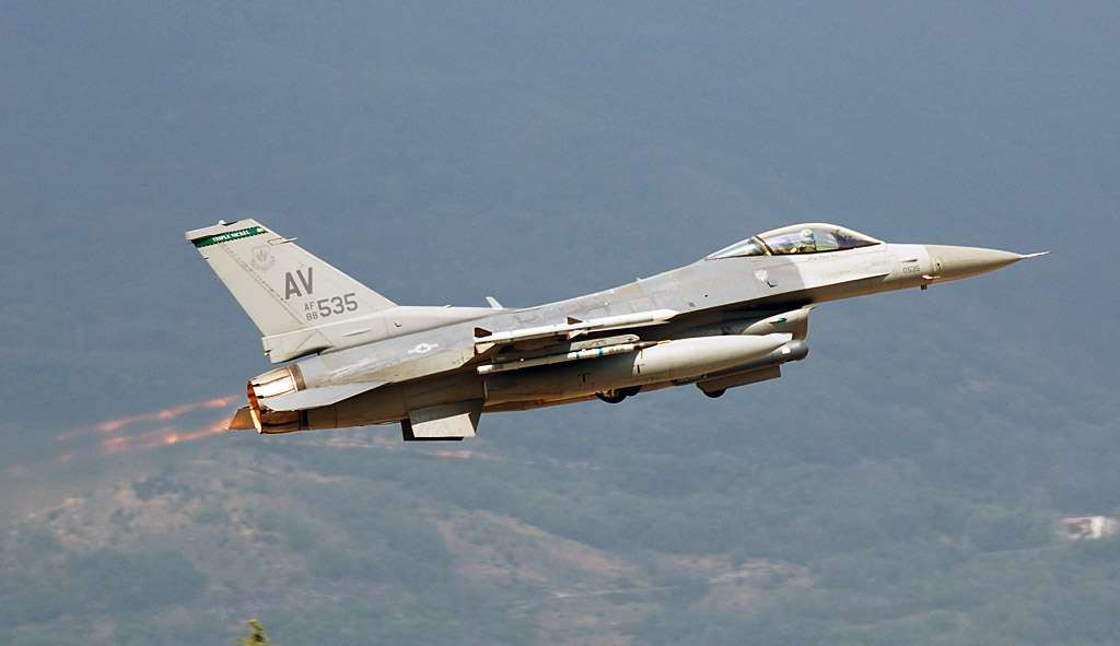 f16_2.jpg