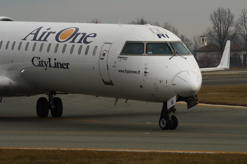 CRJ9AirOne3.jpg
