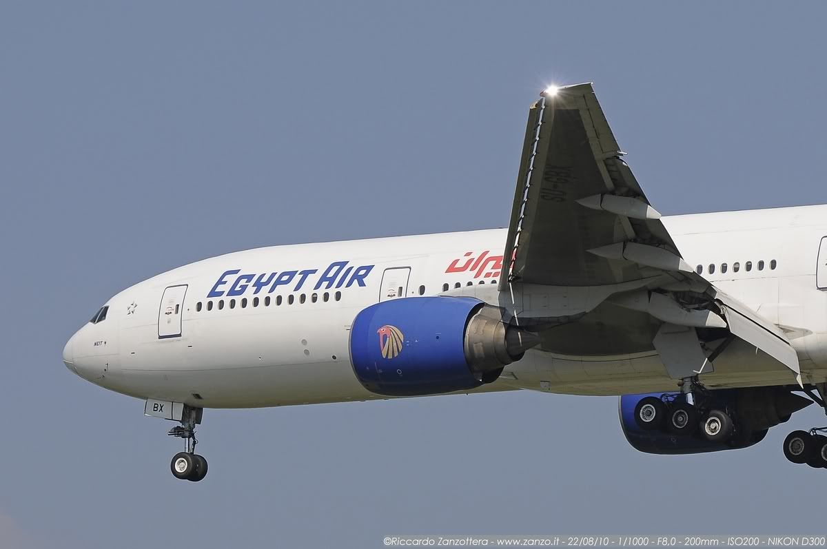 Egyptair_SU-GBX_B777_BSC77633_22082010_MXP.jpg