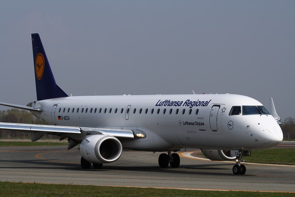 E90LufthansaRegional3JPG.jpg
