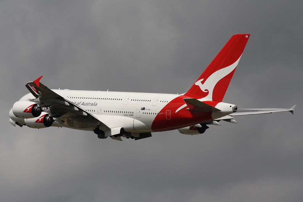 quantas102401.jpg
