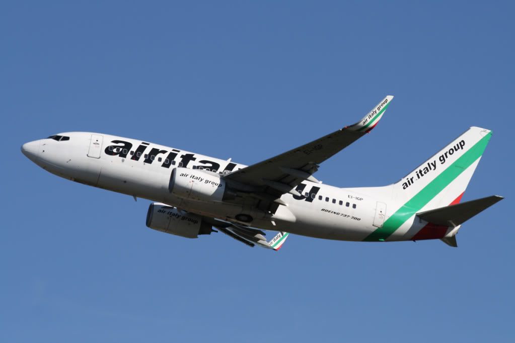 B73W-AirItalycopy.jpg
