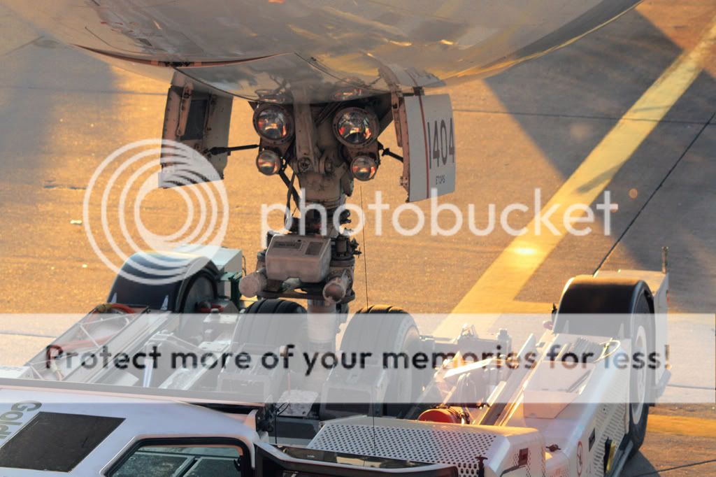 PushBack767.jpg