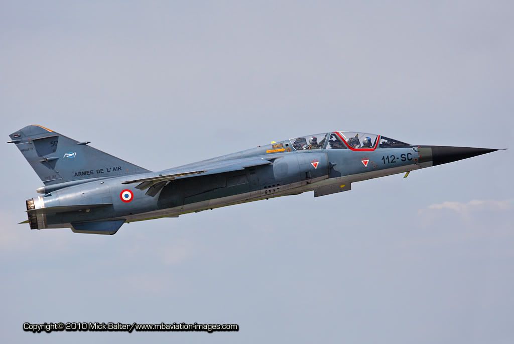 MBAviationImagesReimsDualRwyTOffDreiFr.jpg