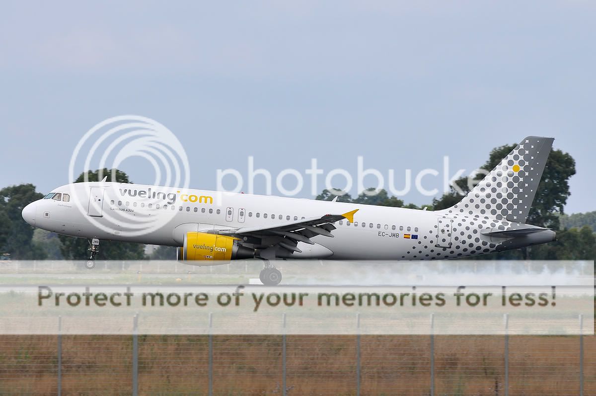 Vueling1200fum.jpg