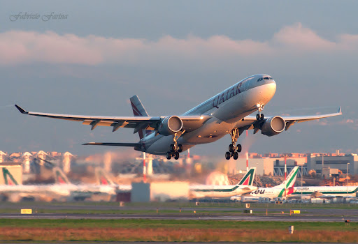 Airbus%20330%20Qatar.jpg