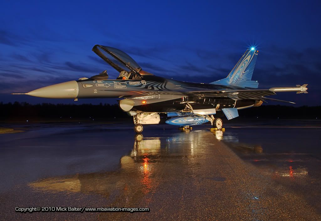 MBAviationImagesKBeeVortexNightFuen.jpg