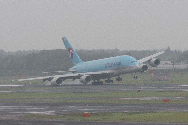 korean_air_a388_hl7611_tokyo_110721_1.jpg