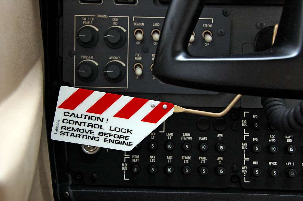 _c172s_caution.jpg