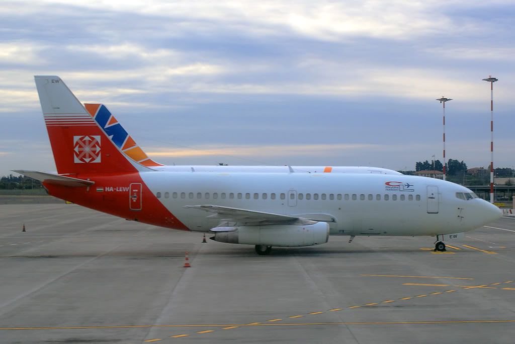 737-200.jpg