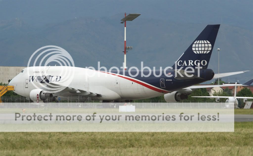 010-WORLDAWCAARGO-N-740WA-B744F6.jpg