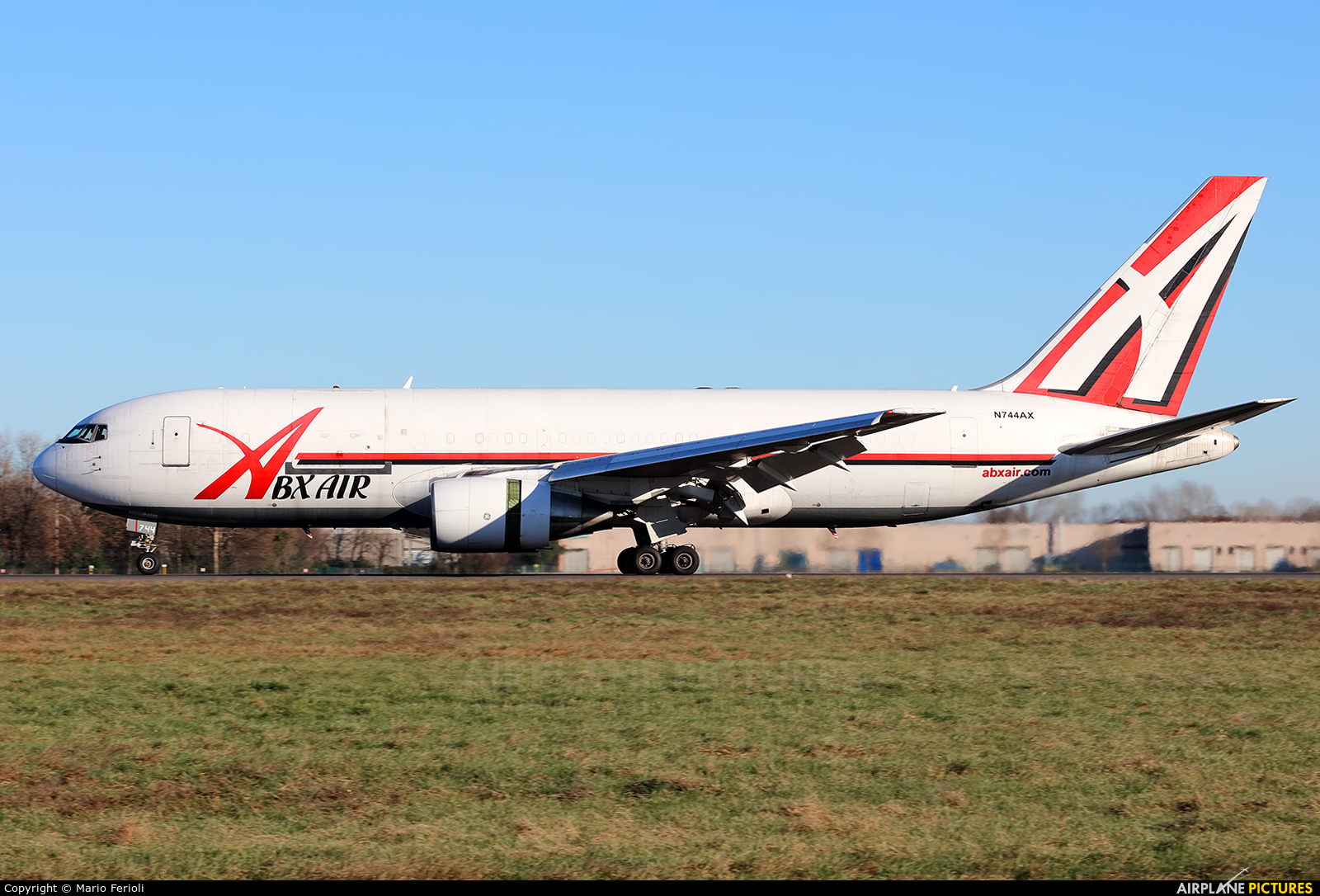 www.airplane-pictures.net