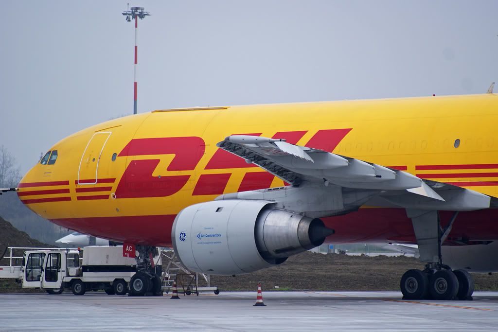 Airbus-A300B4-DHL-IIBLQ.jpg