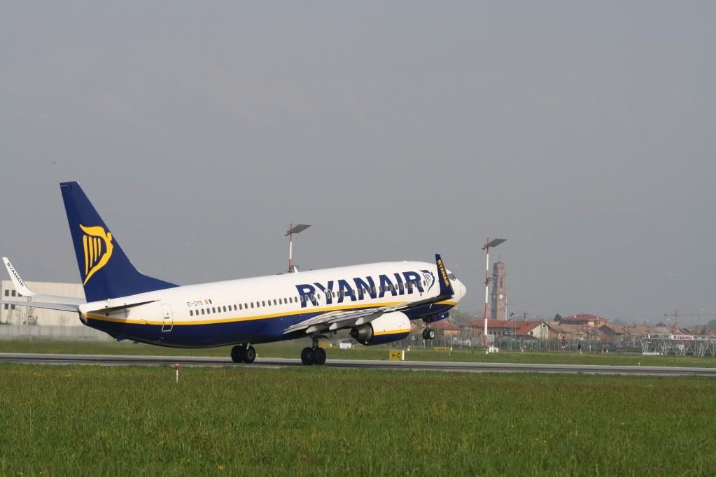737-8002Ryanair.jpg