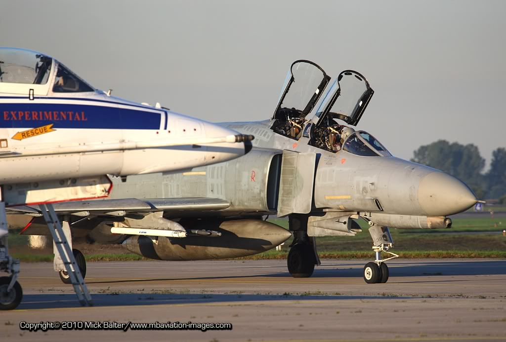 MBAviationImagesETNTPhantomScooterTaxiingDreiFr.jpg