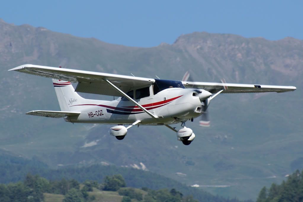Cessna-182-Q-skylaneSion.jpg