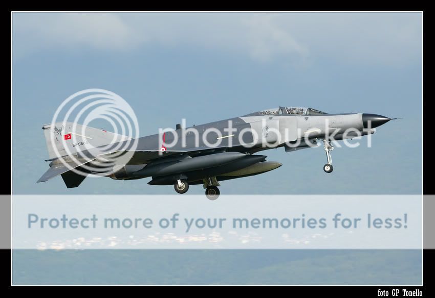 F4TAF4.jpg