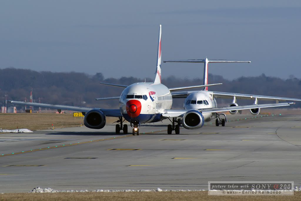 Boeing-737-British-TAXI-GVA.jpg