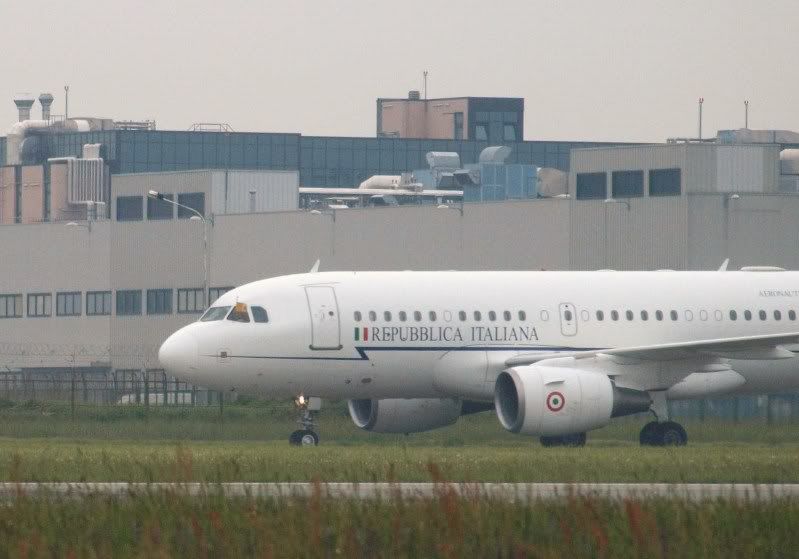 A319RepubblicaItalianaAMItaxiYPapao.jpg