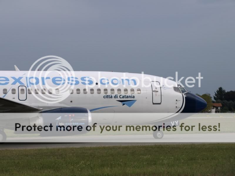 EI-DVYcloseuptaxiY.jpg