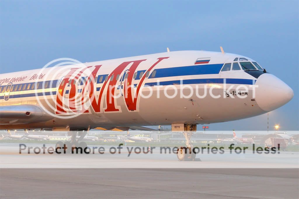 tu154kmv4.jpg