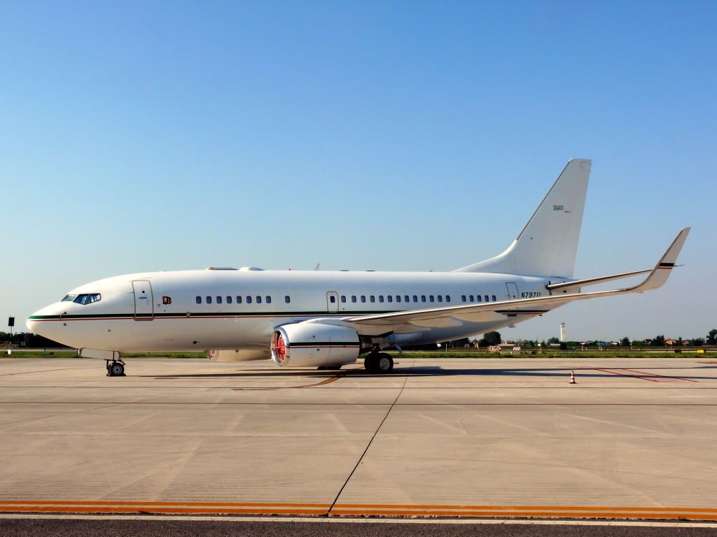 737bbj.jpg