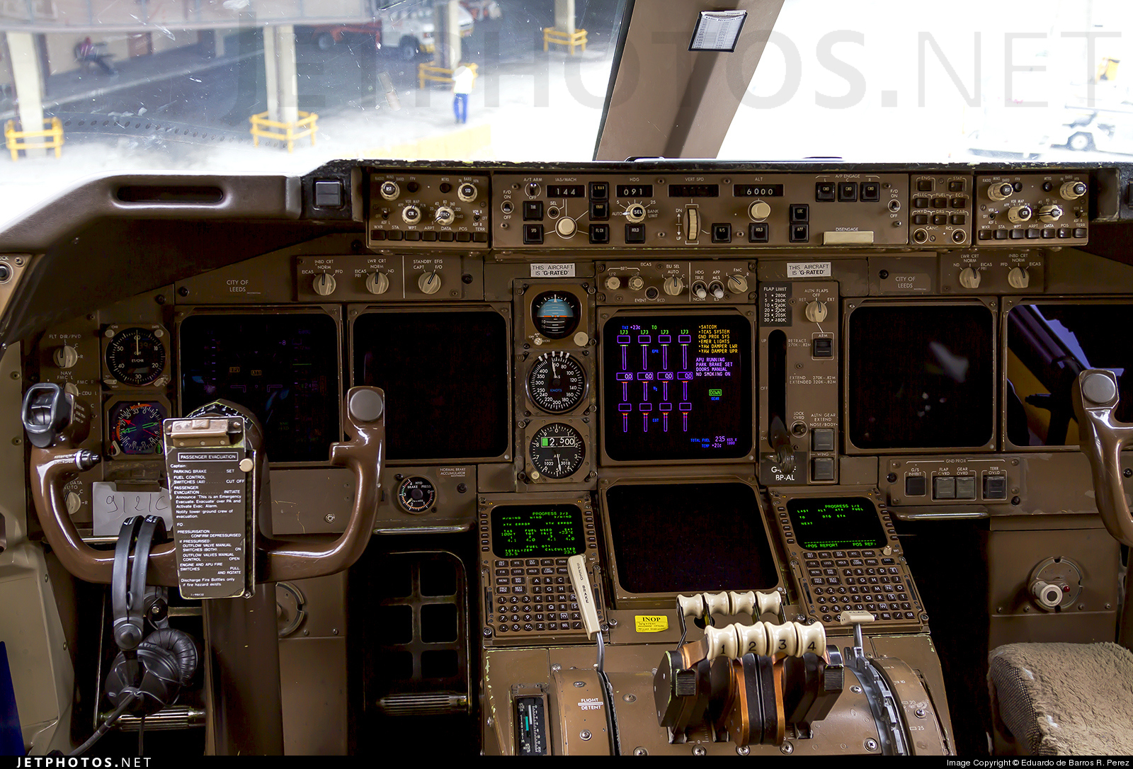 www.jetphotos.com