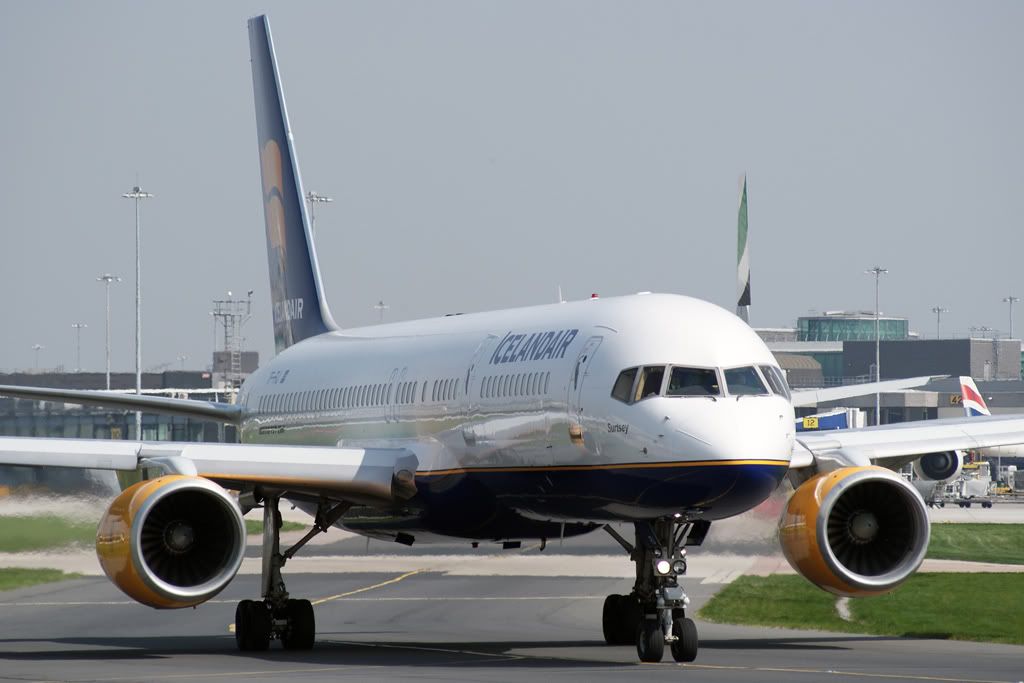 Boeing-757-200-Iceland-Air-II.jpg