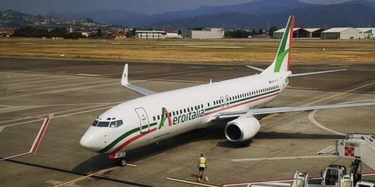 Cagliari, guasto sul volo Aeroitalia per Roma: tutti a terra, anzi no