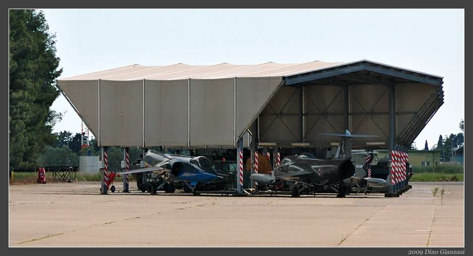 f104_x3.jpg