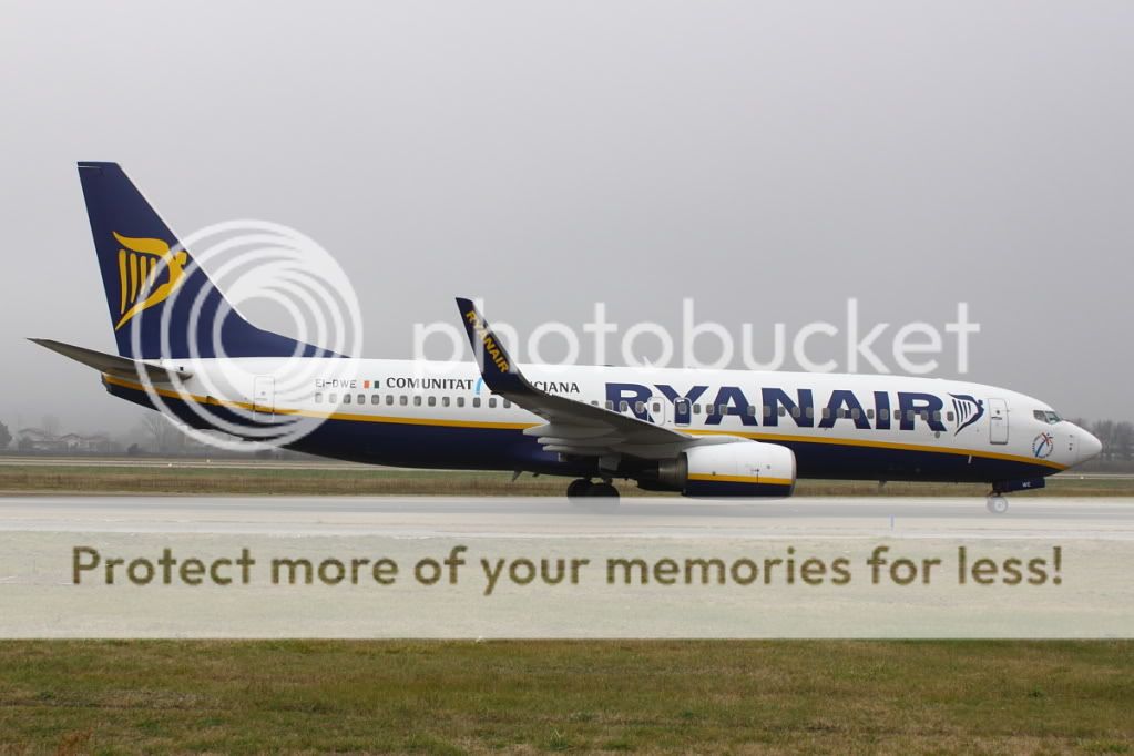 Boeing737-800FREI-DWE.jpg
