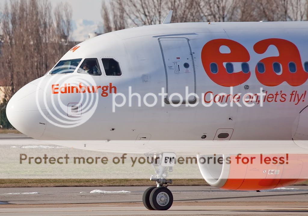 Easyjet-1.jpg