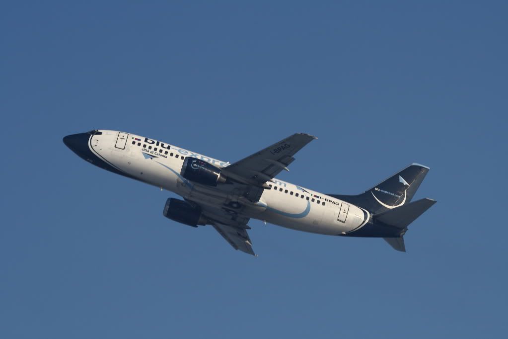 737Blu-Express2JPG.jpg