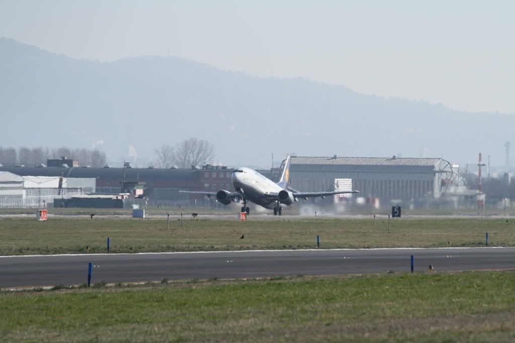 737-500Lufthansa.jpg