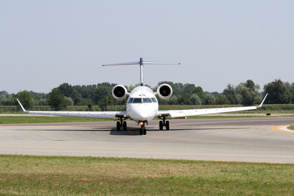 CRJ9AirOne3JPGcopy.jpg