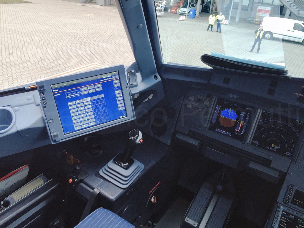 320NEO_045.jpg