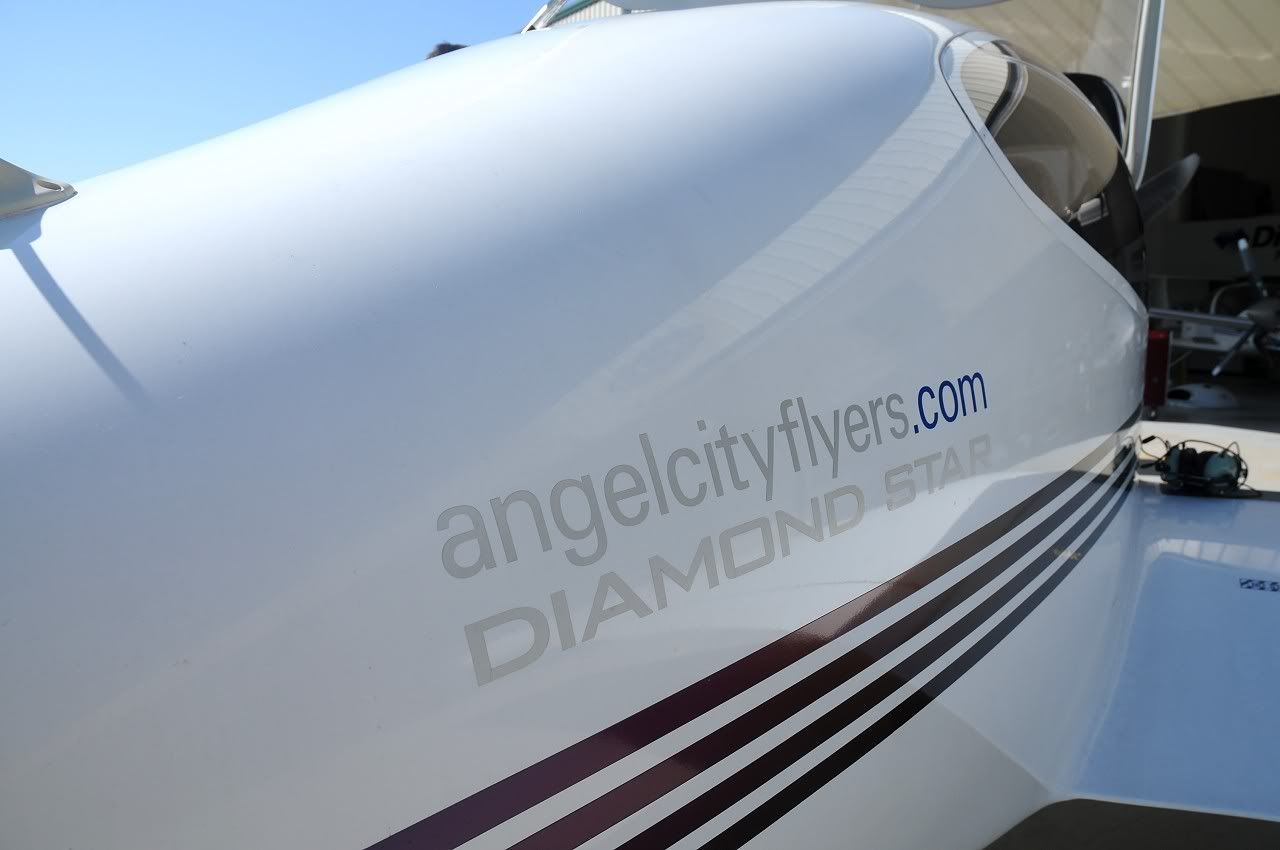 N183DF_DA40_02.jpg
