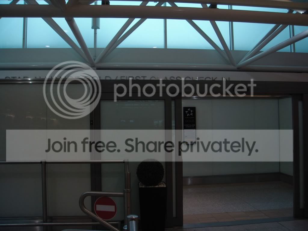 LHRCHECKIN.jpg