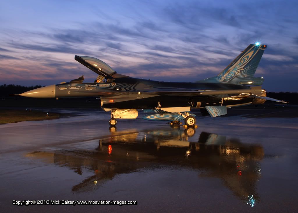MBAviationImagesKBeeVortexNightDrei.jpg