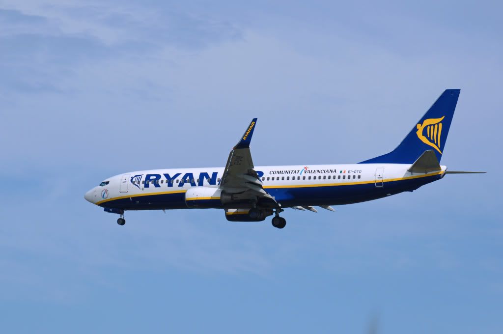 B737-800Ryanair2.jpg