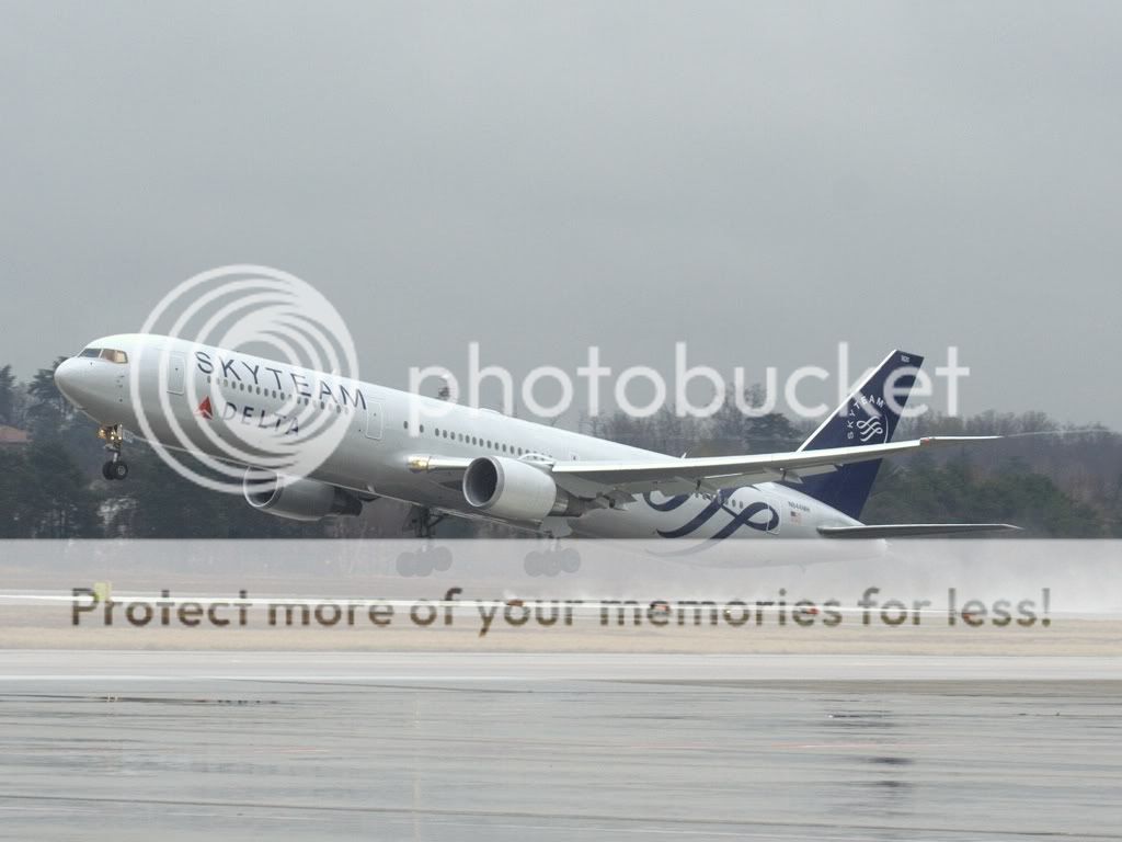 N844MH_08.jpg